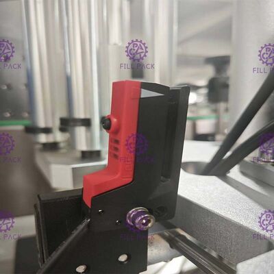 丸ビンのための単一のヘッド付着力のステッカーの分類機械50BPM