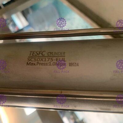 300BPH 18.9Lバレルの飲料水の生産ラインのためのフル オートマチックの5ガロン水充填機