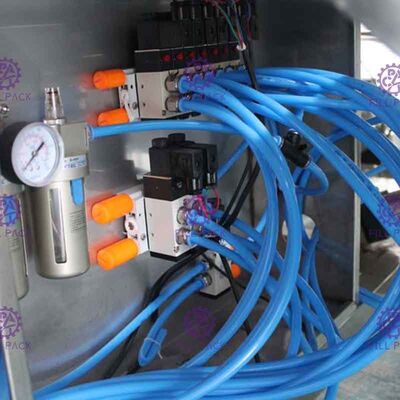 自動 900BPH Nanfang ポンプ 6 ライン・タイプが付いている 5 ガロン水充填機