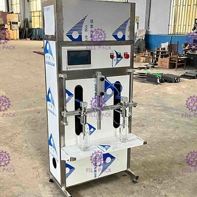 半自動ジュースの充填機の線形液体のプラスチックは天然水をびん詰めにする