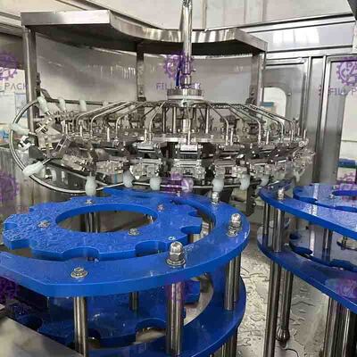 熱保存のバランス タンクが付いている3000BPH醤油のびんの充填機