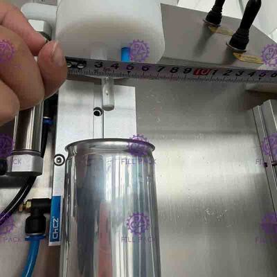 2 ヘッド缶充填炭酸機械装置半自動 330ML 90mm