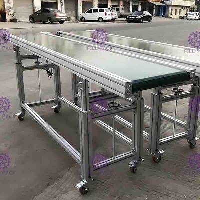 SUS201速度モーターを搭載する線形ポリ塩化ビニールのびんのコンベヤー ベルトの低い摩擦