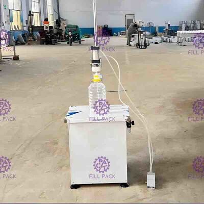 帽子を押すバレルのための半自動空気のびんのパッキング機械