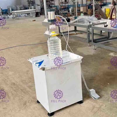 帽子を押すバレルのための半自動空気のびんのパッキング機械
