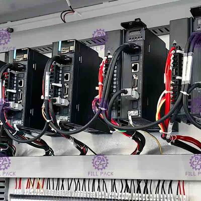 1 台のカートンのびんのパッキング機械に付き 3 台、収縮包装機械