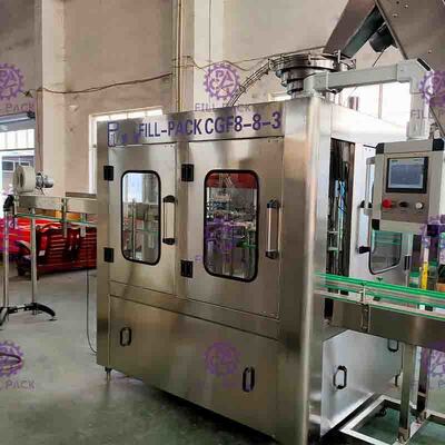 純粋なミネラル飲料水のための1台の水満ちるびん詰めにする機械に付き完全な自動3000BPH小さいペット プラスチックびん3台