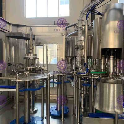 純粋なミネラル飲料水のための1台の水満ちるびん詰めにする機械に付き完全な自動3000BPH小さいペット プラスチックびん3台