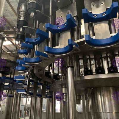 PLC は水生産ライン、15000BPH プラスチックびんの Monoblock の充填機を制御します