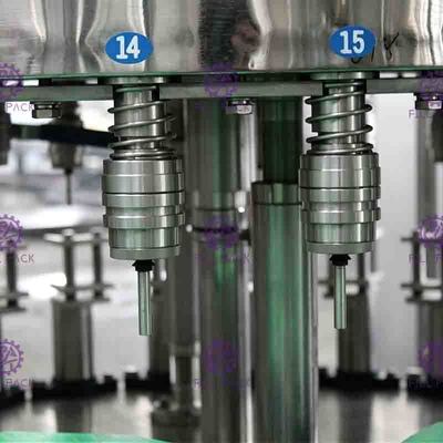 0.4Mpa 8000BPHの帽子を離れたねじれのガラス瓶のための熱い満ちるオレンジ ジュース機械