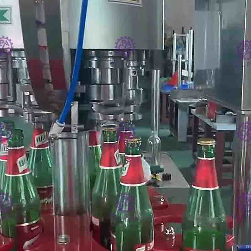 産業 6 つの頭部のびんのキャップ機械、キャップのびんのシーリング装置