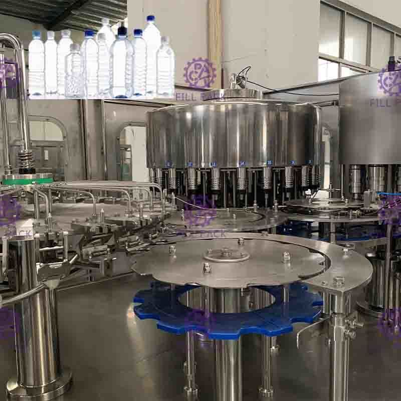 Monoblock 1つのびん詰めにする装置/植物/機械/システム/ラインに付き500ml/1L/2Lペット飲料水3つ