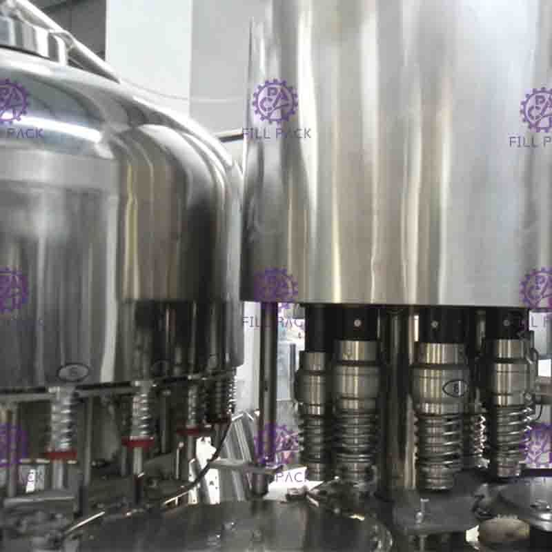 PLC 制御を用いる 24 の頭部ペットびんの飲料水の満ちる植物