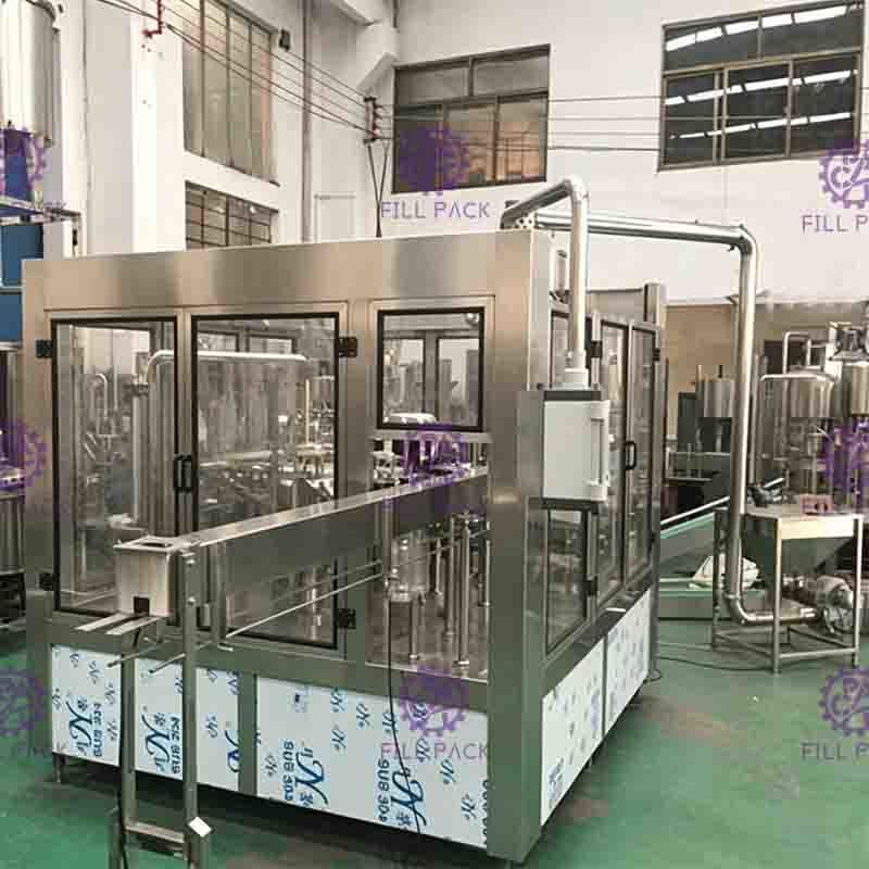 液体充填機